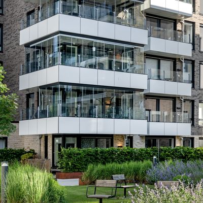 Innglasset balkong - moderne glassløsning